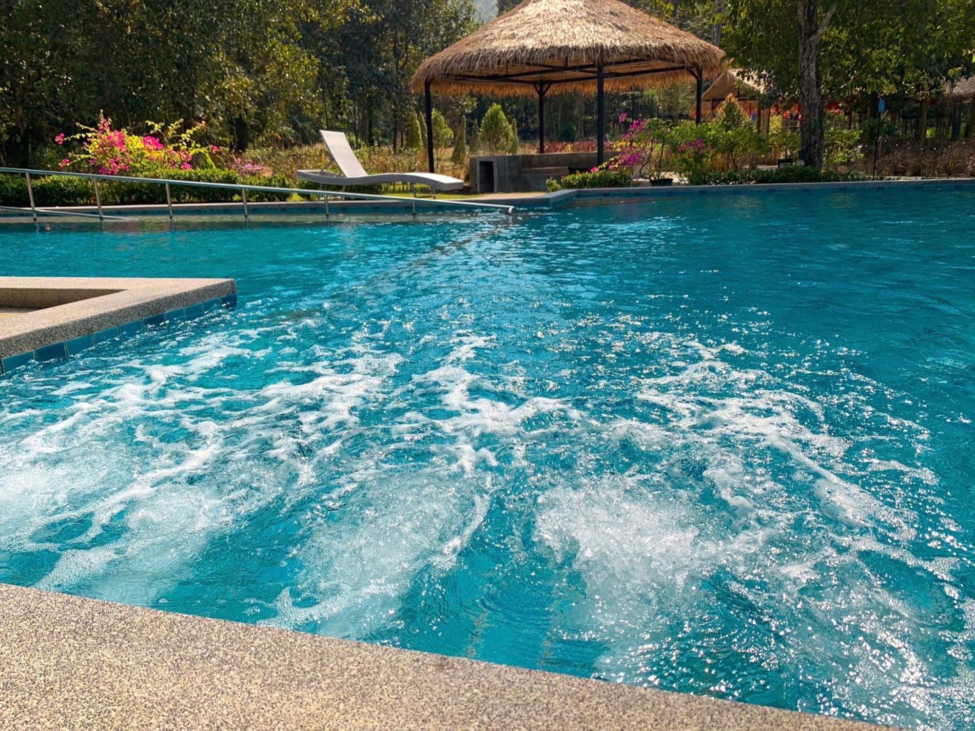 Baan Pingkan Wellness Resort San Kamphaeng Exterior photo